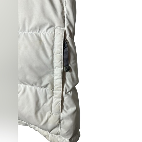The North Face Women’s 700 Down Puffer Vest White Zip Up Sleeveless Size Medium - Picture 8 of 12